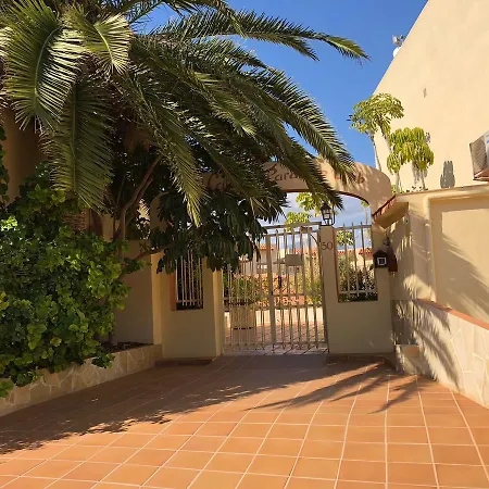 Albir Up Holidays 公寓式酒店 阿尔比尔