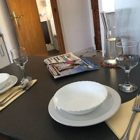 Albir Up Holidays 公寓式酒店 *